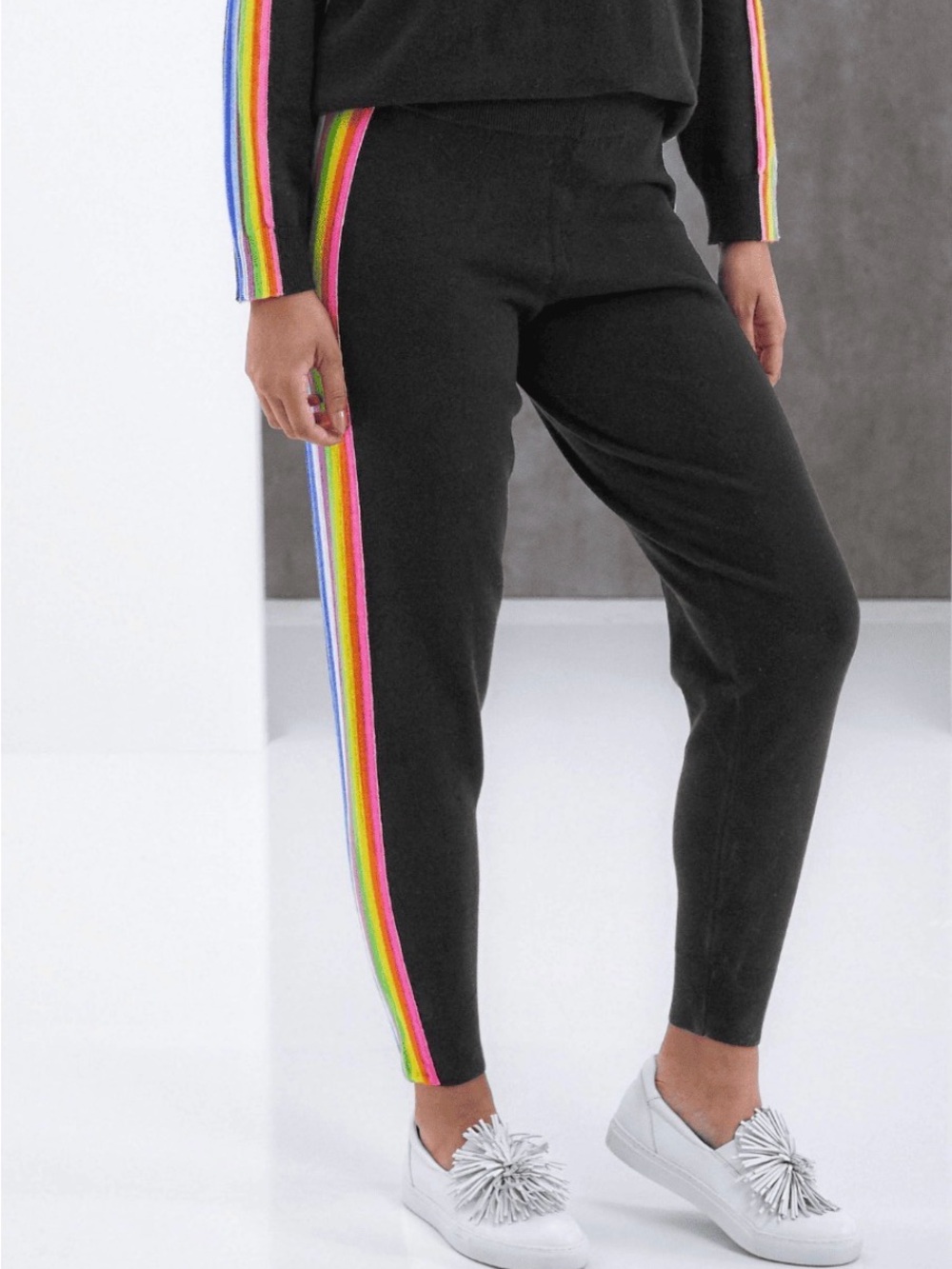 Brodie Cashmere Ruby Rainbow Joggers Charcoal Gray Large